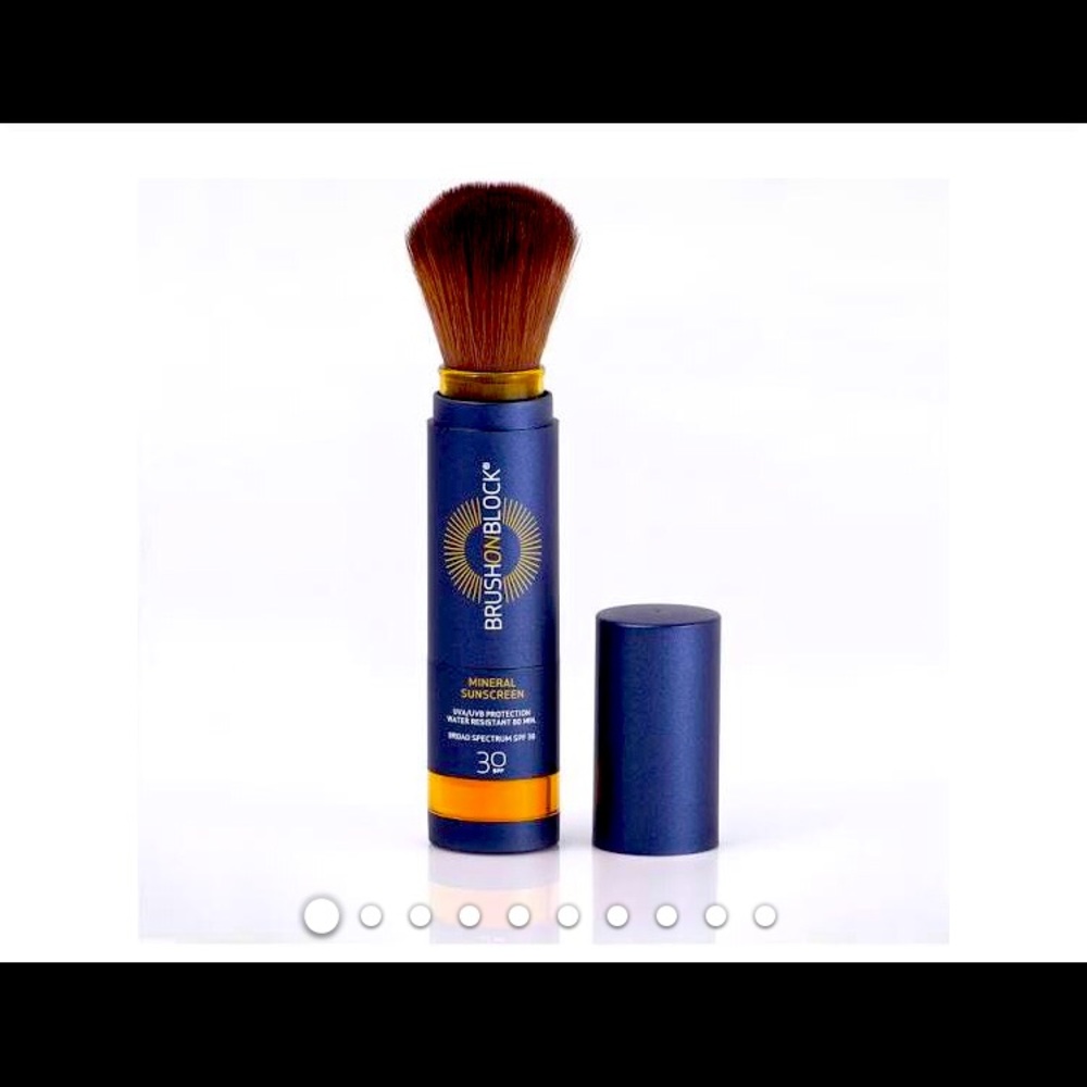Brush On Block translucent powder sunscreen